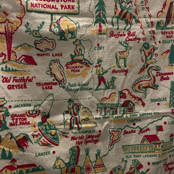 Vintage Wyoming 40s/50s Souvenir Tablecloth or Wall Hanging - Picture 4 of 7
